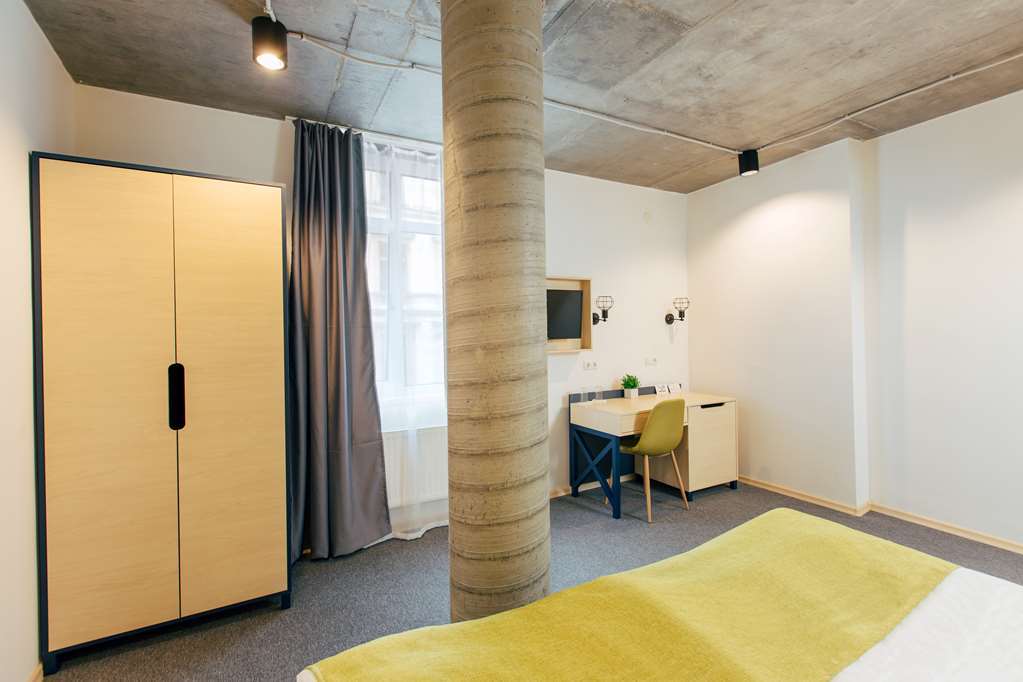 Jam Hotel Hnatyuka إلفيف الغرفة الصورة